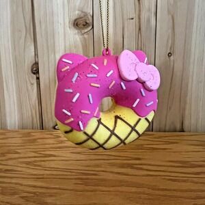 Hello Kitty x Forever 21 Donut Ornament Pink Bow Sprinkles Holiday Decoration